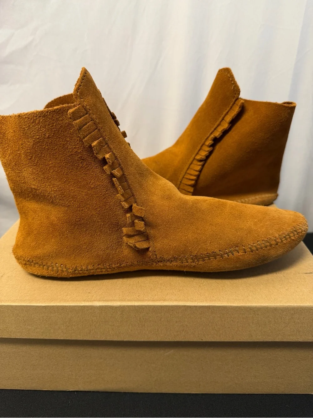 Minnetonka Softsole Moccasin Boot Fringe and Conchas Size 8.5 - Picture 5 of 9